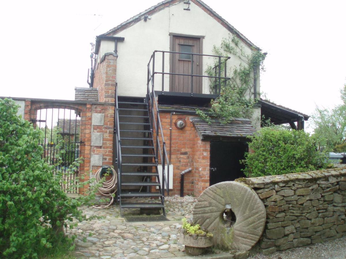 Bank Farm Cottages Нантвич Экстерьер фото